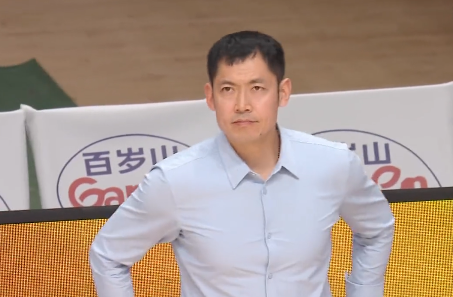 kaiyun sports-连克北京吉林!2连胜北控强势反弹 内线大腿复活,张庆鹏帅位稳了