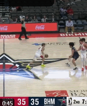开云体育-爆砍59分!NBA扣篮王麦克朗加冕G联赛历史得分王,球迷跪求转正